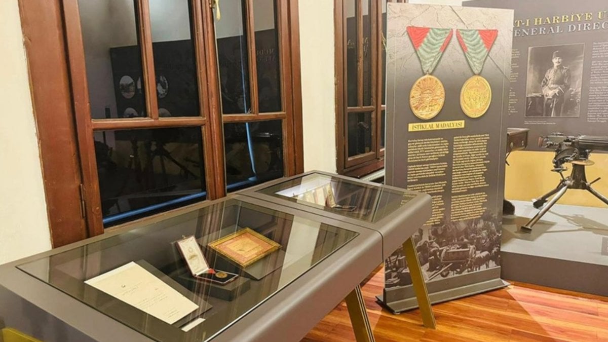 Atatürk’e ait İstiklal Madalyası’nın vesikası 30 Ağustos’ta sergilenecek