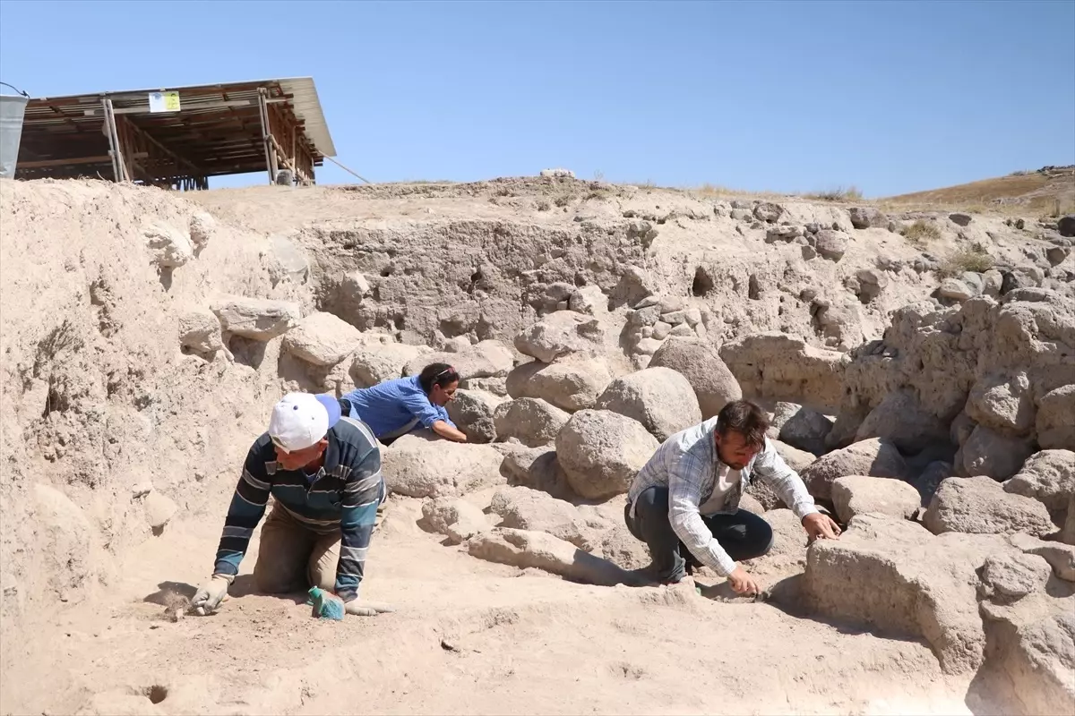Niğde’de Orta Bronz Çağı’na ait sur kalıntıları bulundu