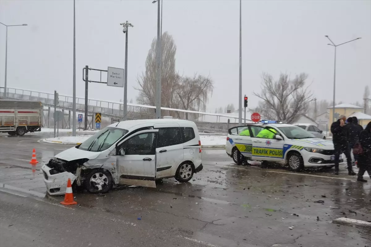 Şarkışla’da Trafik Kazası: 1 Yaralı