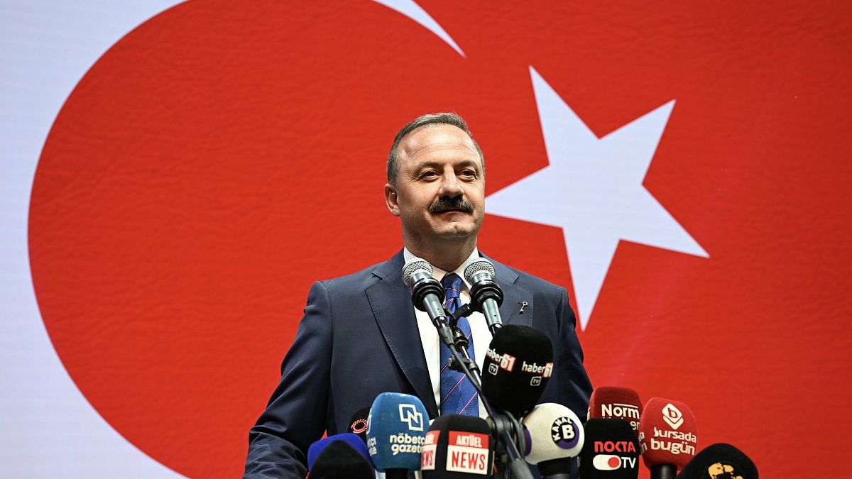 Yavuz Ağıralioğlu Anahtar Parti’yi tanıttı